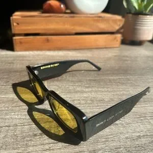 Bonnie Clyde - Show and Tell Sunglasses Black with Yellow Lenses Bonnie Clyde | Accessories | Bonnie Clyde Show And Tell  main image 4